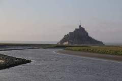 Le-Mont-Saint-Michel mit Zufluss