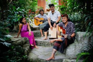 Das Team des Shanti Toya Yoga Retreat auf Bali