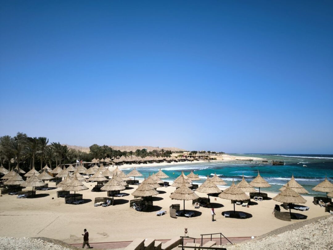 Strand vom Mövenpick Hotel